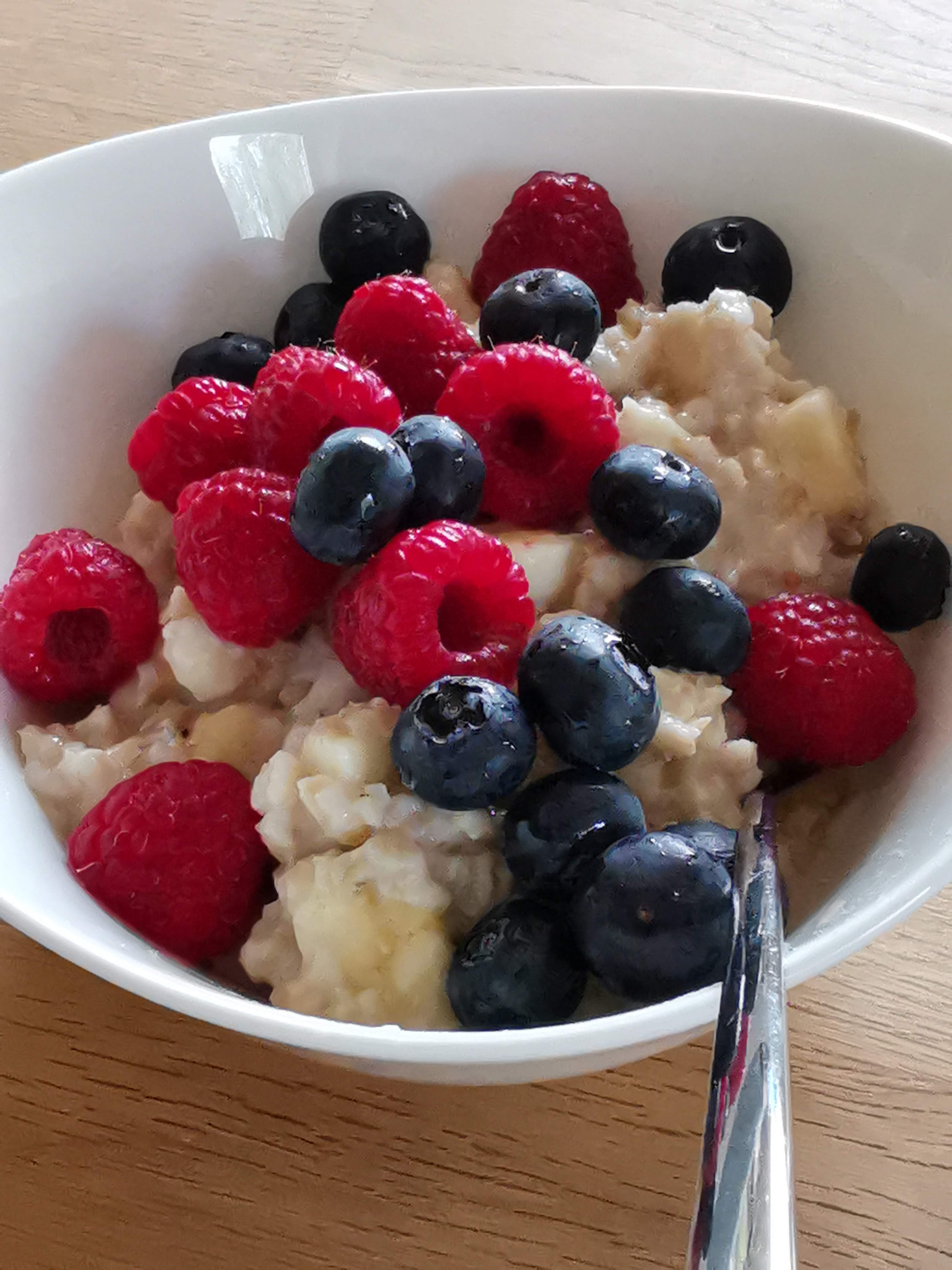 Porridge (Haferbrei) mit frischem Obst – Salvatore Russo